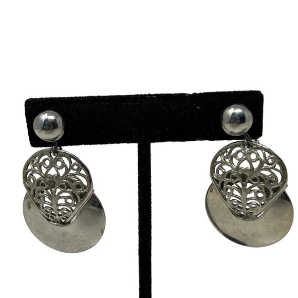 Silver‎ Tone Earrings Dangle Drop Screw Back Vintage Shiny Filigree Heart - Picture 1 of 6
